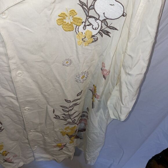 Peanuts Men’s Camp Shirt Size 2XL Ivory Embroideried Beach Cruise Island - Picture 7 of 12